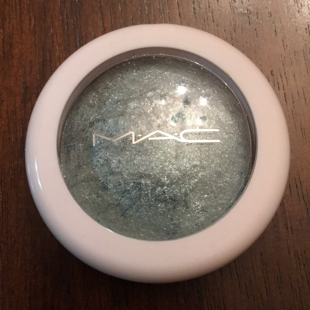 Mac Limited Edition shimmer mint shadow